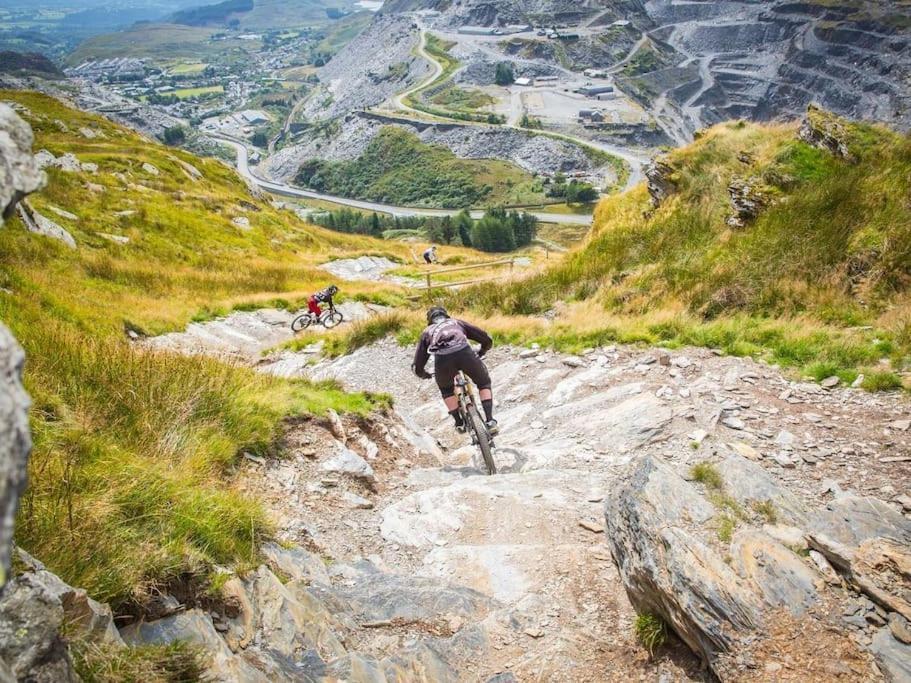 Zipworld Waterfalls Eryri Dogs Welcome 3 Bed Sleeps 5 Blaenau Ffestiniog Luaran gambar